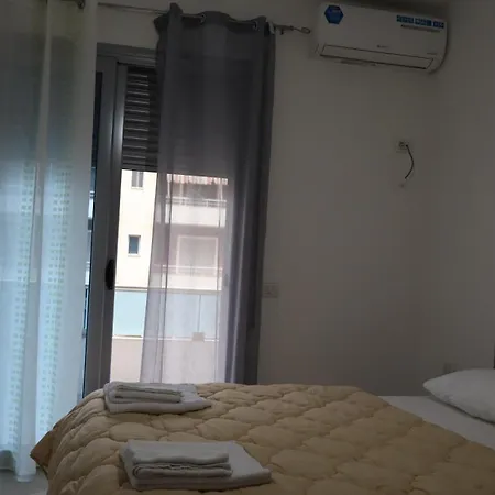 Ina Lungo Mare Vlore-vlora 公寓 Vlorë